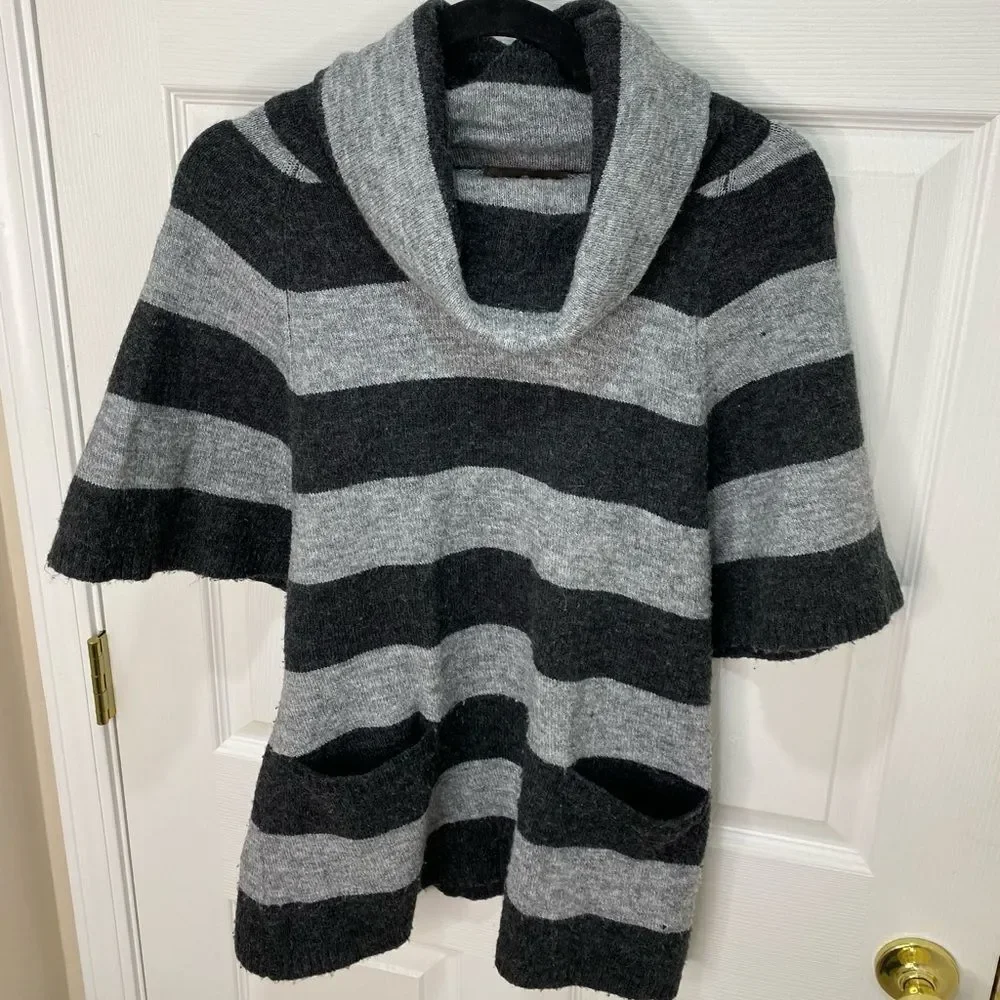 Fenn Wright Manson short sleeve grey striped turtleneck sweater with pockets - Picture 3 of 11